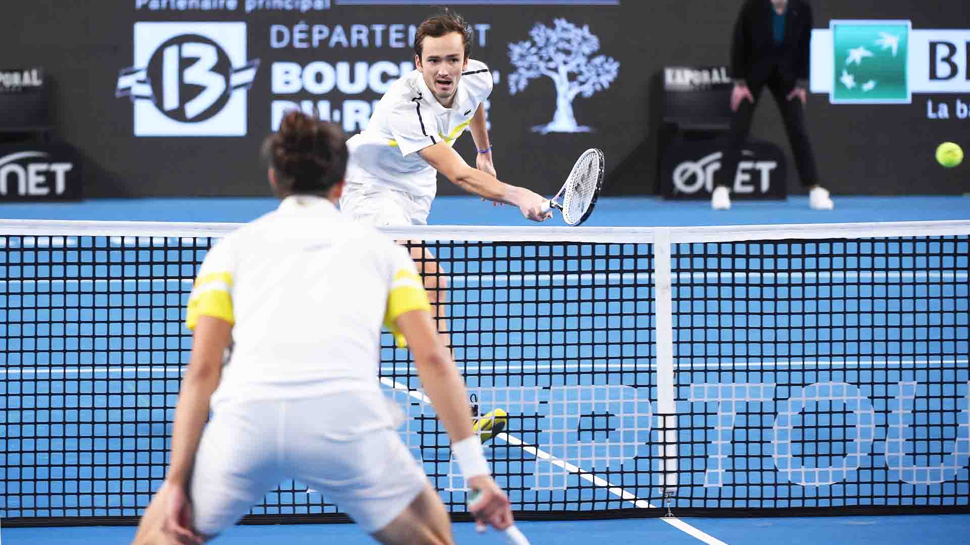 medvedev-marseille-2021-sunday-volley