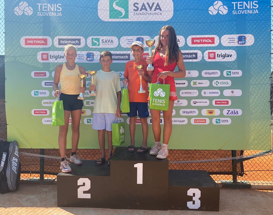 Najboljši v kategorijah dečki B in deklice A.