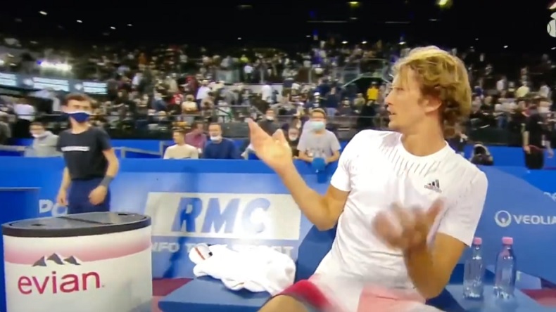 Ramasseur-envoie-balle-tete-Zverev-Montpellier-2022