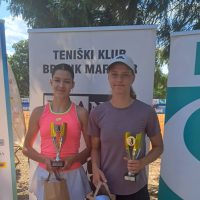 U14, U16 Bergantov memorial: Liza Butina Jazbec in Sara Miklavžin zmagovalki dvojic!