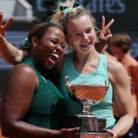 Siniakova in Townsend letošnji kraljici pariškega peska v ženskih dvojicah