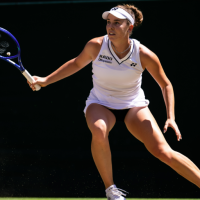 V polfinale Wimbledona še Noskova in Kostjuk